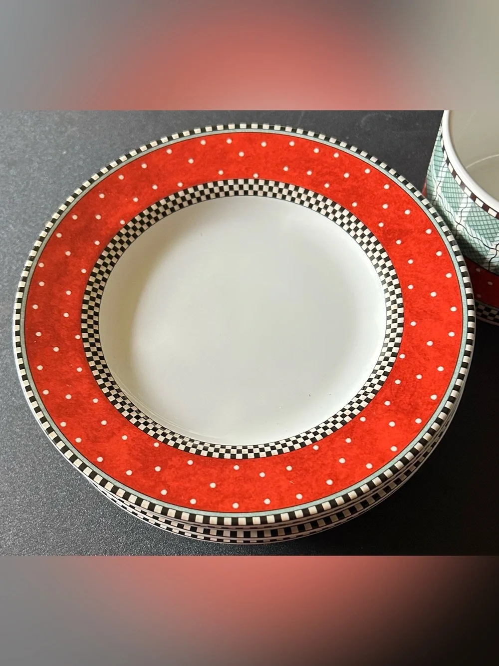6 Pc Set Debbie Mumm Sakura Oneida, Frosty Folks 4-6” plates, 2 Coffee mugs